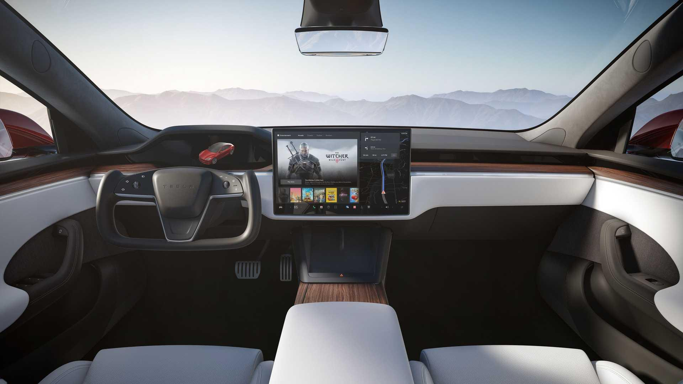 Tesla Adds Intriguing Center Screen Tilting Feature to Model S and Model X