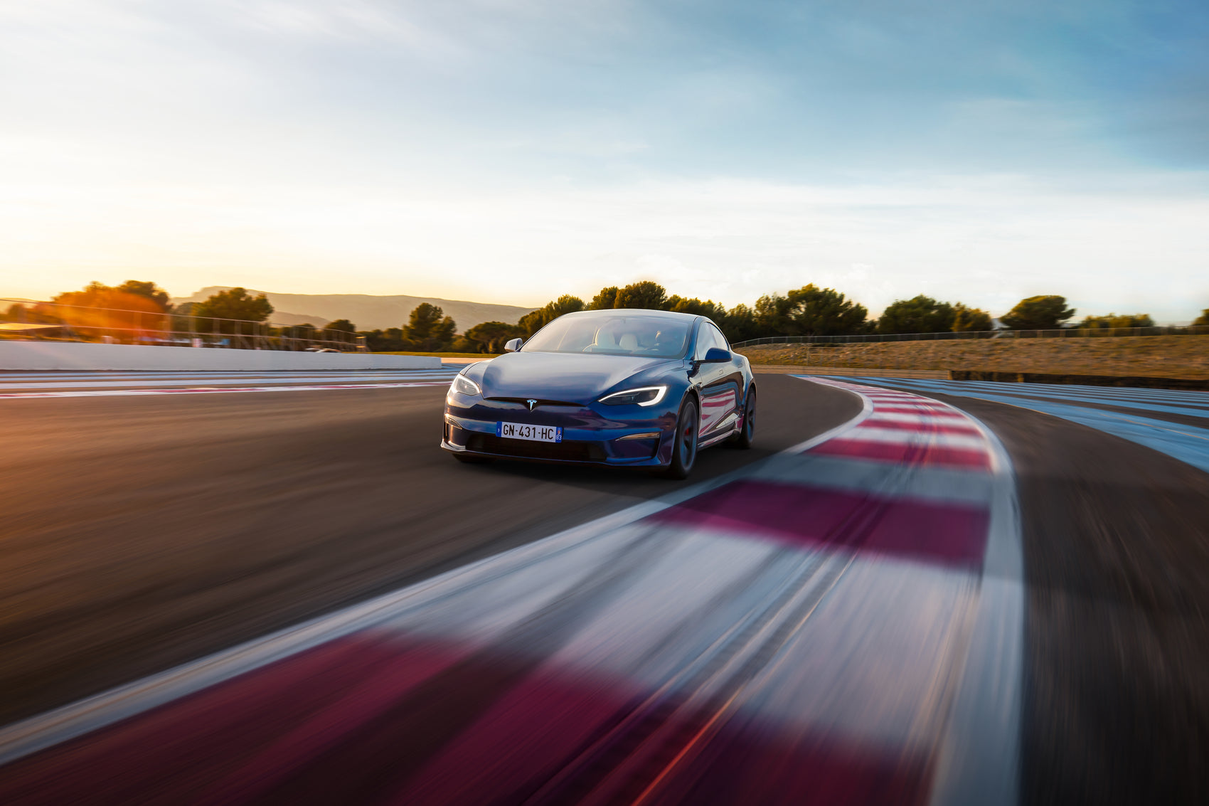 Elon Musk Loves The Rivalry Between Tesla Model S Plaid And Porsche Taycan