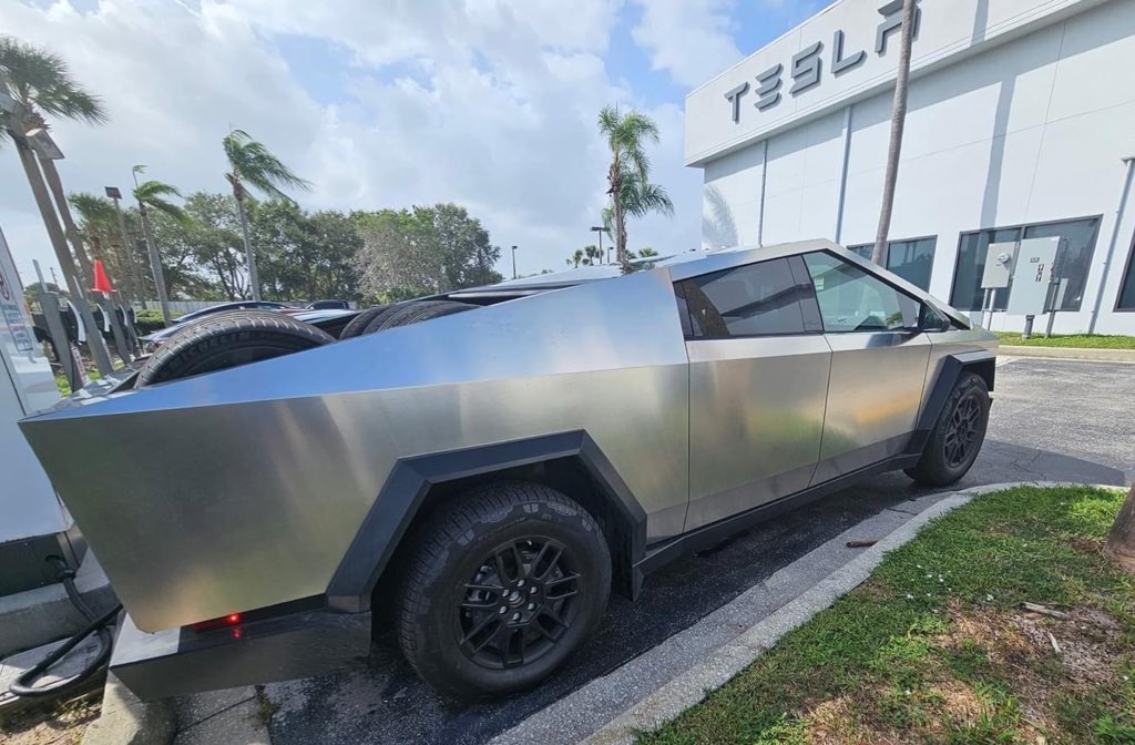 Tesla Cybertruck Spotted With An Impressive 8 Tires On Its Bed